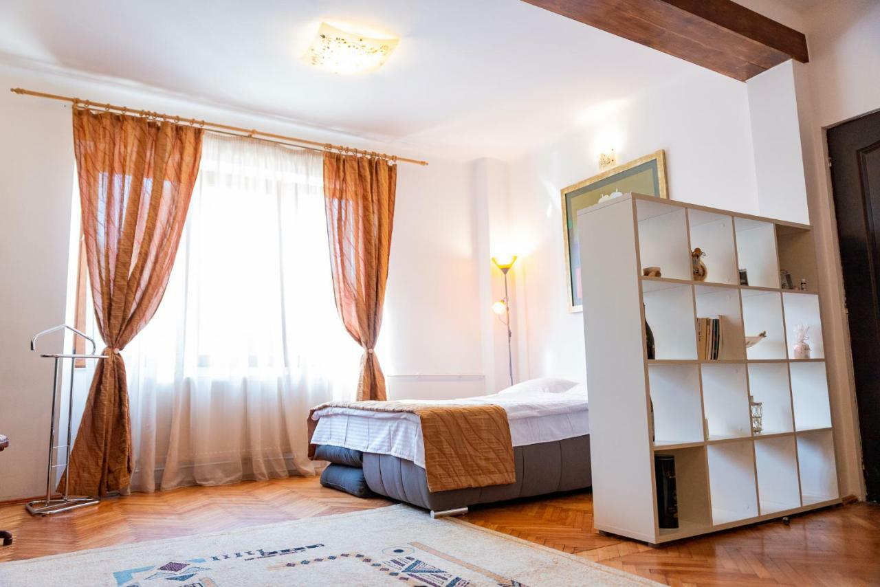 Ferienwohnung Bed&Wine In The Center Of Oradea Exterior foto
