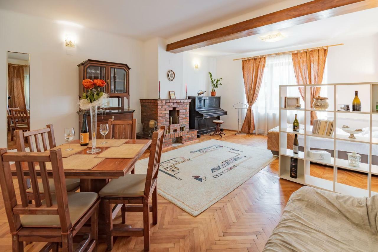 Ferienwohnung Bed&Wine In The Center Of Oradea Exterior foto