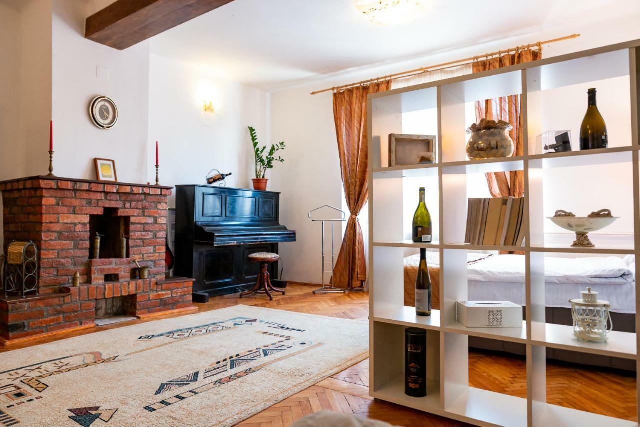 Ferienwohnung Bed&Wine In The Center Of Oradea Exterior foto