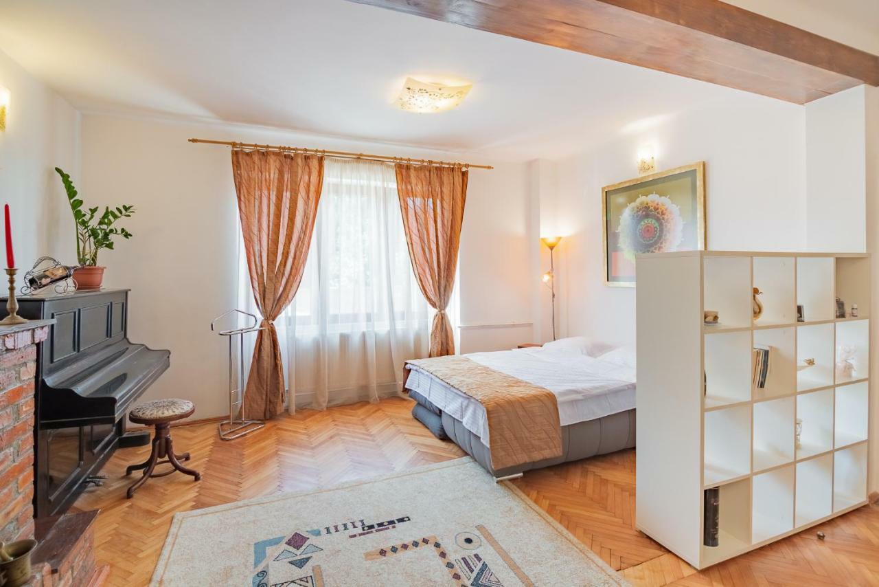 Ferienwohnung Bed&Wine In The Center Of Oradea Exterior foto