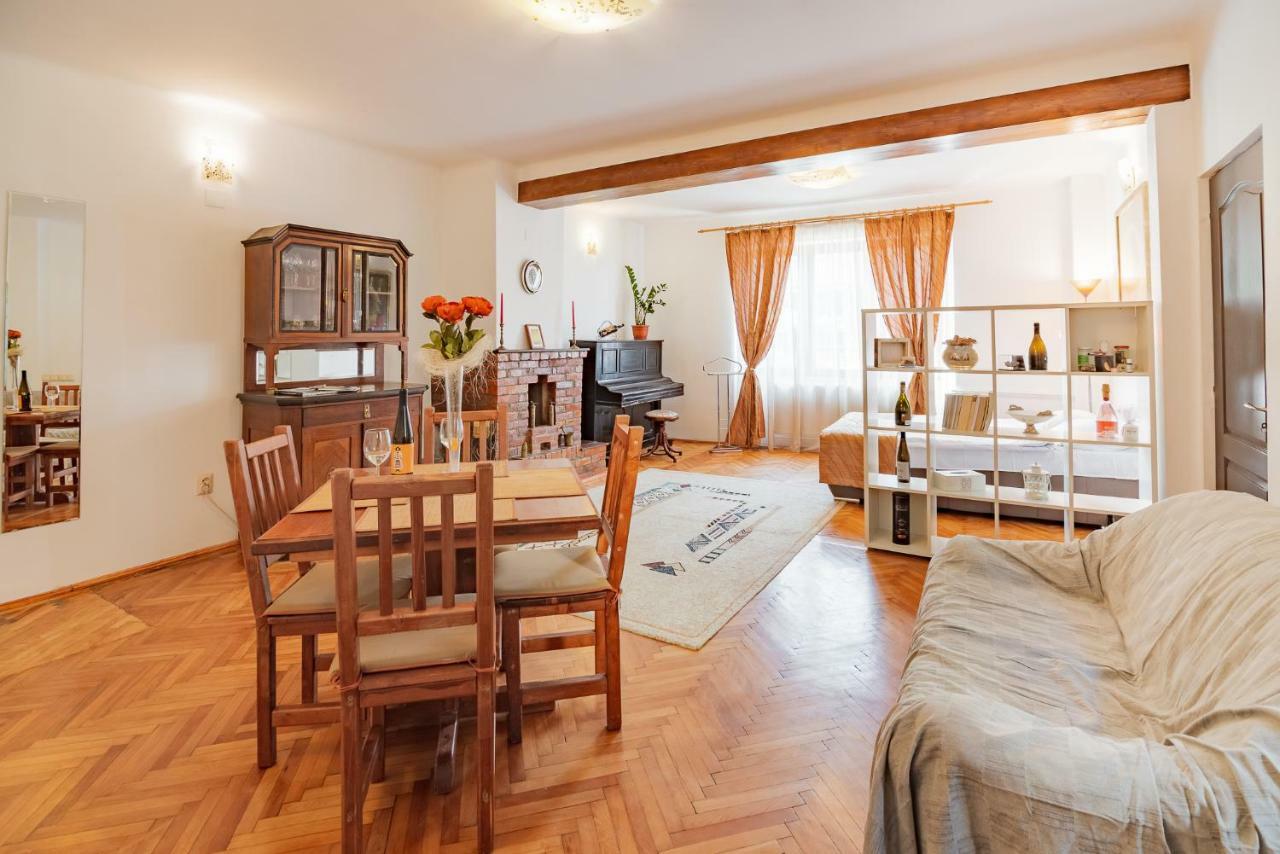Ferienwohnung Bed&Wine In The Center Of Oradea Exterior foto