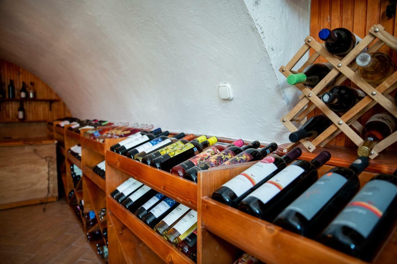 Ferienwohnung Bed&Wine In The Center Of Oradea Exterior foto
